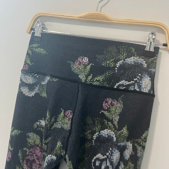 Lululemon Floral Print Wunder Under Leggings Size 6 - Picture 4 of 4